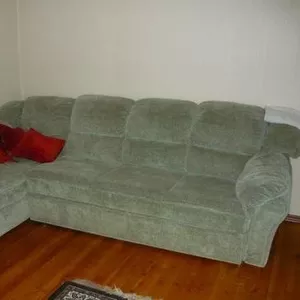 Срочно продаю  угловой диван 